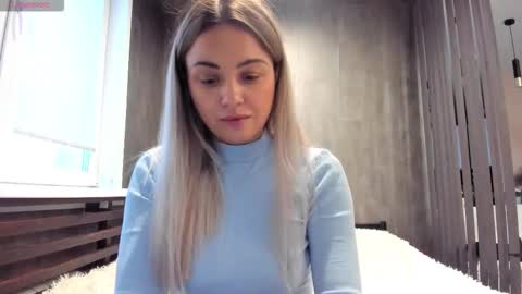 Mia online show from November 2025 03:17:02 AM