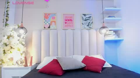 mia__bailey_ online show from April 2026 03:11:01 AM