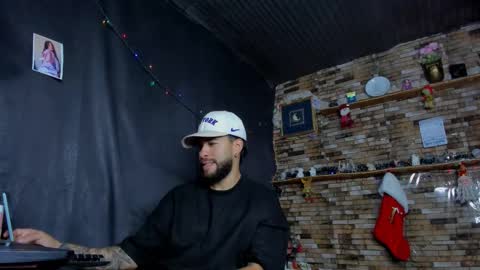 Mia and vincentt model indepent online show from November 2025 04:37:01 AM