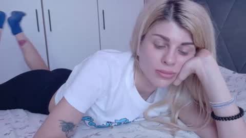 mia_angel online show from August 2026 01:03:01 PM