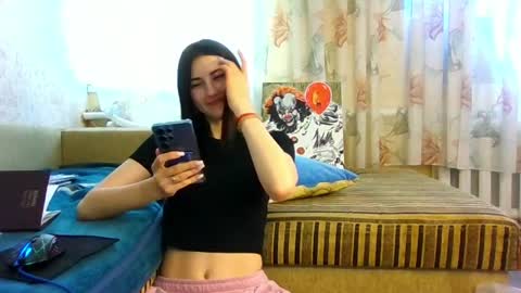 Snapshot of mia_beauti_live chatting on June 2026 10:10:01 AM mia_beauti_live online show from June 2026 10:10:01 AM