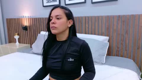 Mia Bellefort online show from March 2026 07:50:01 PM