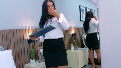 Mia Bellefort online show from April 2026 09:16:01 PM