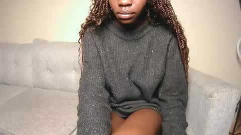 Snapshot of mia_bellie2 chatting on May 2026 09:48:02 AM mia_bellie2 online show from May 2026 09:48:02 AM