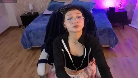 mia online show from May 2026 04:52:02 AM