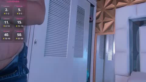 Snapshot of mia_blumm chatting on October 2025 11:31:01 AM Miaa online show from October 2025 11:31:01 AM