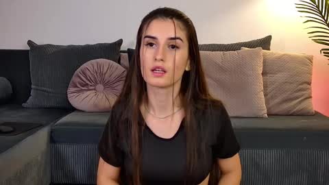 Freya Allen online show from December 2025 09:31:02 PM