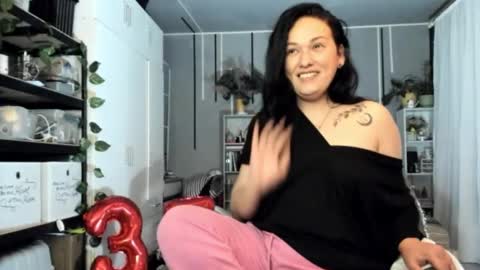 MIA online show from December 2024 08:12:02 PM