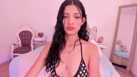 Mia online show from February 2026 08:27:01 PM