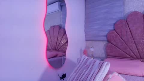 Mia  online show from June 2026 03:06:02 AM