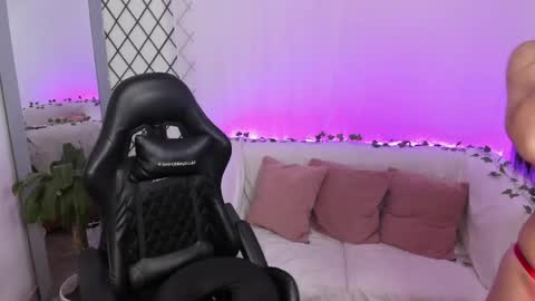 Snapshot of mia_collins_b chatting on April 2026 05:55:01 AM mia_collins_b online show from April 2026 05:55:01 AM