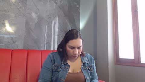 Snapshot of mia_coral1 chatting on March 2026 05:05:01 PM Mia online show from March 2026 05:05:01 PM