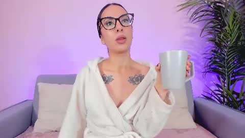 Sarah Luna online show from July 2026 02:20:02 PM