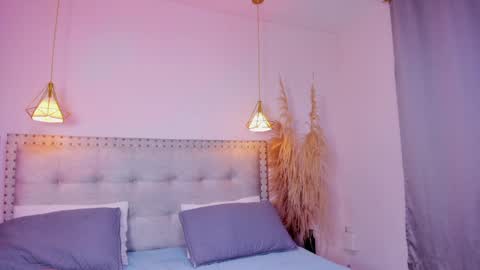 MIA help me get to 25 hands up online show from April 2026 03:45:01 AM