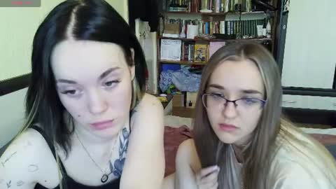 Snapshot of mia_ellis_ chatting on July 2026 10:21:01 AM Mia and Jenny online show from July 2026 10:21:01 AM
