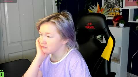 Mia online show from May 2026 03:02:01 AM