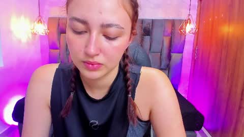 Snapshot of mia_ferrer18 chatting on June 2026 01:23:02 PM mia_ferrer18 online show from June 2026 01:23:02 PM