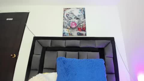 mia fox online show from February 2026 12:24:02 PM