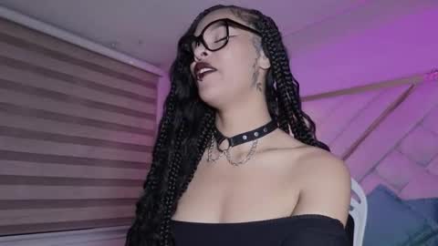 Mia online show from February 2026 02:54:01 AM