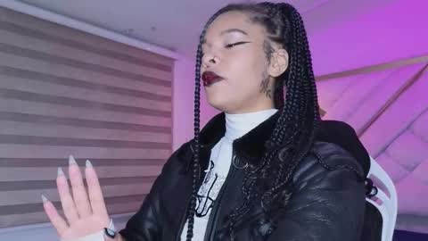 Mia online show from March 2026 03:00:02 AM