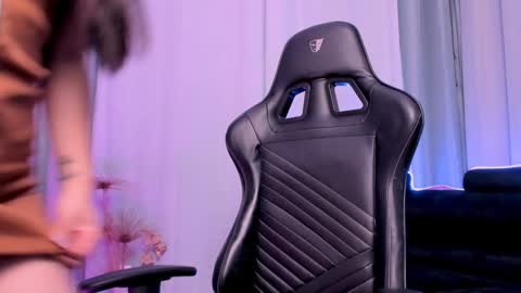 Mia online show from January 2025 02:09:01 PM