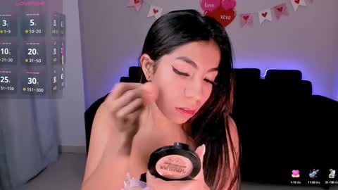 Mia online show from February 2025 12:32:02 PM