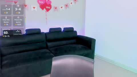 Mia online show from February 2025 12:59:01 PM