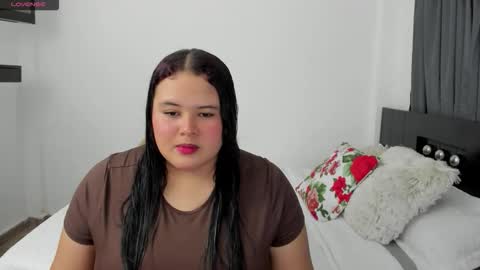 Snapshot of mia_hot2323 chatting on April 2026 09:32:02 PM Mia hot online show from April 2026 09:32:02 PM