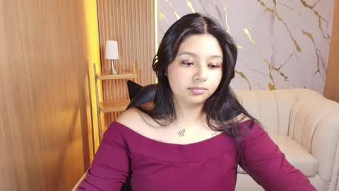 Mia online show from September 2025 01:27:01 PM
