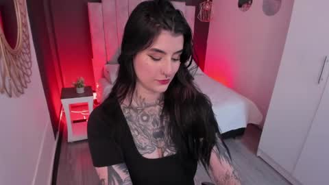 Snapshot of mia_jagger chatting on May 2026 06:58:01 PM Val online show from May 2026 06:58:01 PM