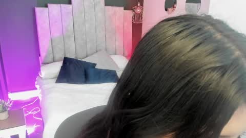 Snapshot of mia_jagger chatting on June 2026 07:48:01 PM Val online show from June 2026 07:48:01 PM
