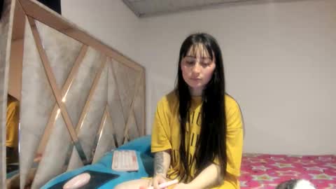 mia kaneee online show from December 2025 09:53:01 PM