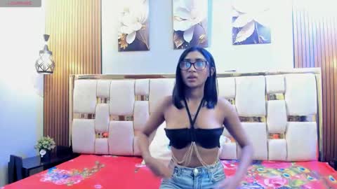 Snapshot of mia_konor06 chatting on May 2026 10:53:01 AM Mia. online show from May 2026 10:53:01 AM