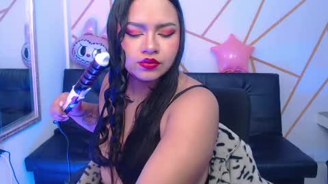 mia_kraviz online show from May 2026 12:44:02 PM