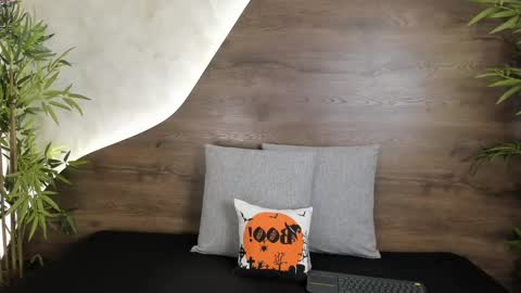 mia_lacy online show from October 2025 07:25:02 PM