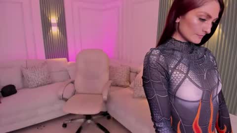Mia Lane online show from March 2026 08:01:01 PM