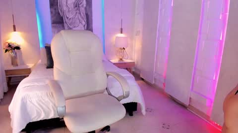 Snapshot of mia_lanee_ chatting on June 2026 08:44:01 PM Mia Lane online show from June 2026 08:44:01 PM
