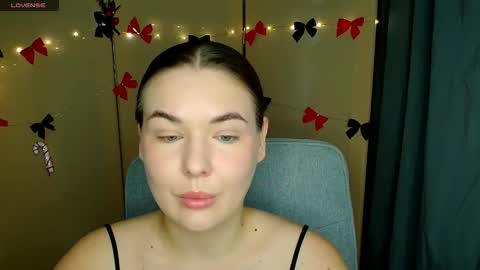mia_lemm online show from December 2025 07:49:02 AM