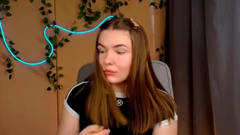Snapshot of mia_lemm chatting on May 2026 06:30:01 AM mia_lemm online show from May 2026 06:30:01 AM