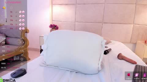 Mia online show from February 2025 09:49:01 PM