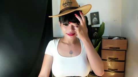 Snapshot of mia_lover9 chatting on June 2026 10:15:01 AM M I A online show from June 2026 10:15:01 AM