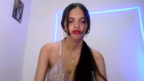 mia lucy 21 online show from September 2025 06:02:02 PM