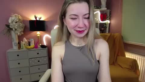 Mia online show from December 2024 07:42:01 AM