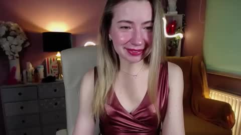 Mia online show from February 2025 08:00:02 AM