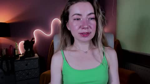 Mia online show from September 2025 06:48:02 AM