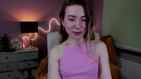 Mia online show from December 2025 07:50:02 AM