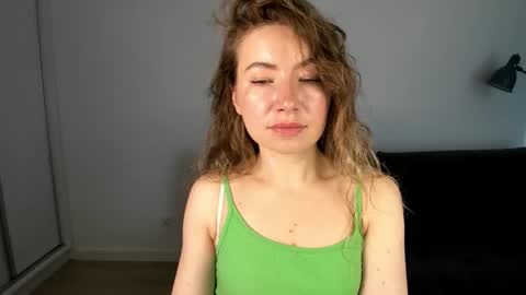 Mia online show from March 2026 07:36:02 AM