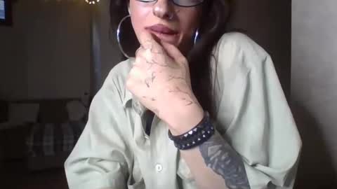 Mia online show from June 2026 11:43:01 AM