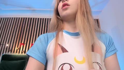 Snapshot of mia_meows chatting on December 2024 03:50:02 PM Mia here Appreciate your support online show from December 2024 03:50:02 PM