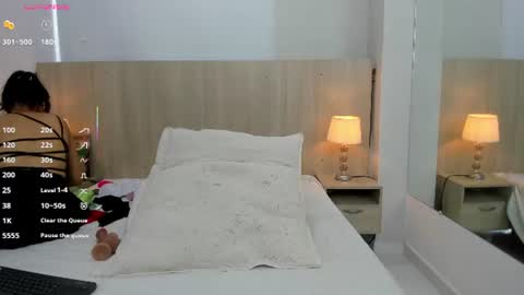 Snapshot of mia_mercier chatting on June 2026 11:35:01 AM Mia Mercier online show from June 2026 11:35:01 AM